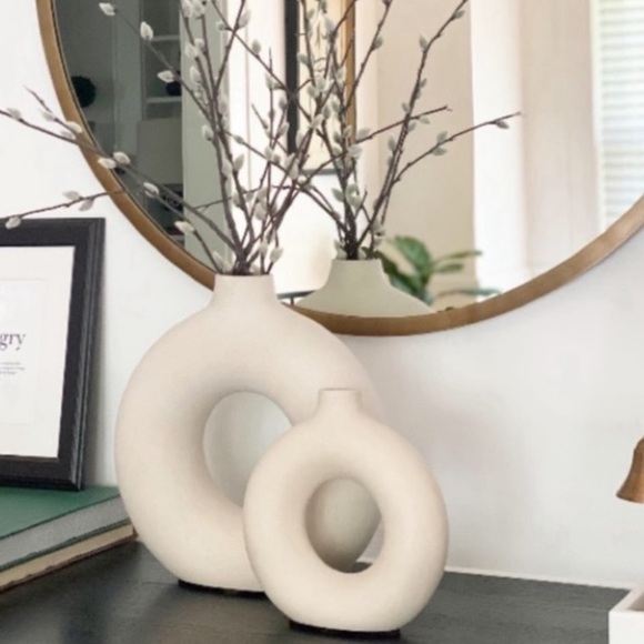 New H&M Ceramic Donut Vase - Picture 7 of 8